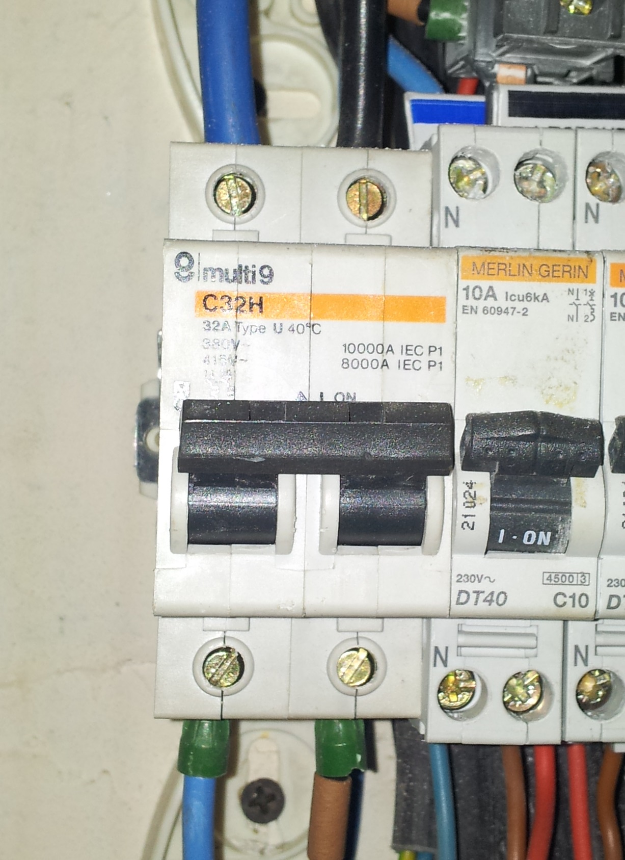 Plaque à induction : quelle prise de courant installer ?