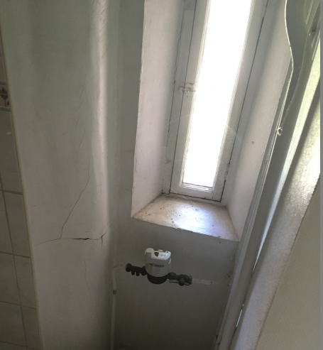 Pas de fenêtre dans une salle de bains : VMC, déshumidificateur ou