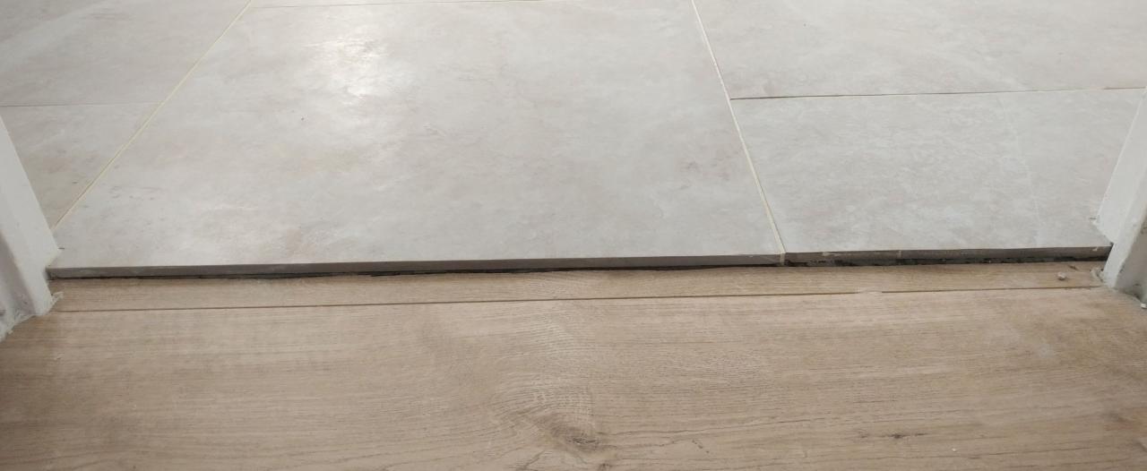 Nom : Dcalage carrelage-parquet.jpg
Affichages : 499
Taille : 55,1 Ko