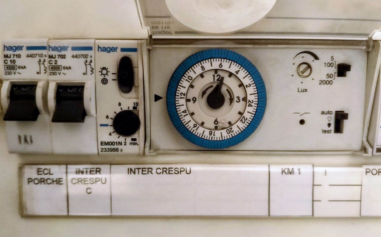 Nom : Inter cr�pusculaire porche entr�e bat B.jpg
Affichages : 23
Taille : 119,4 Ko