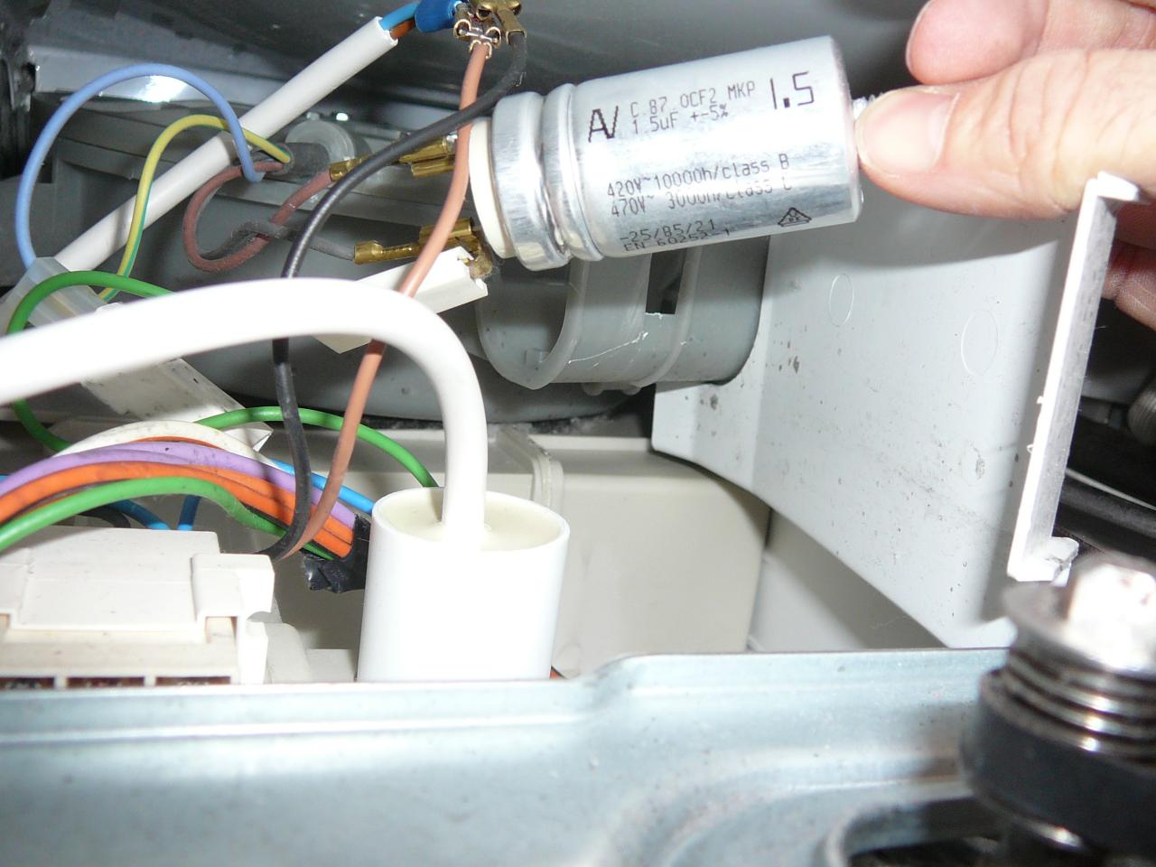 Blanc] Remplacement condensateur sur Seche Linge Brandt ETE6505F