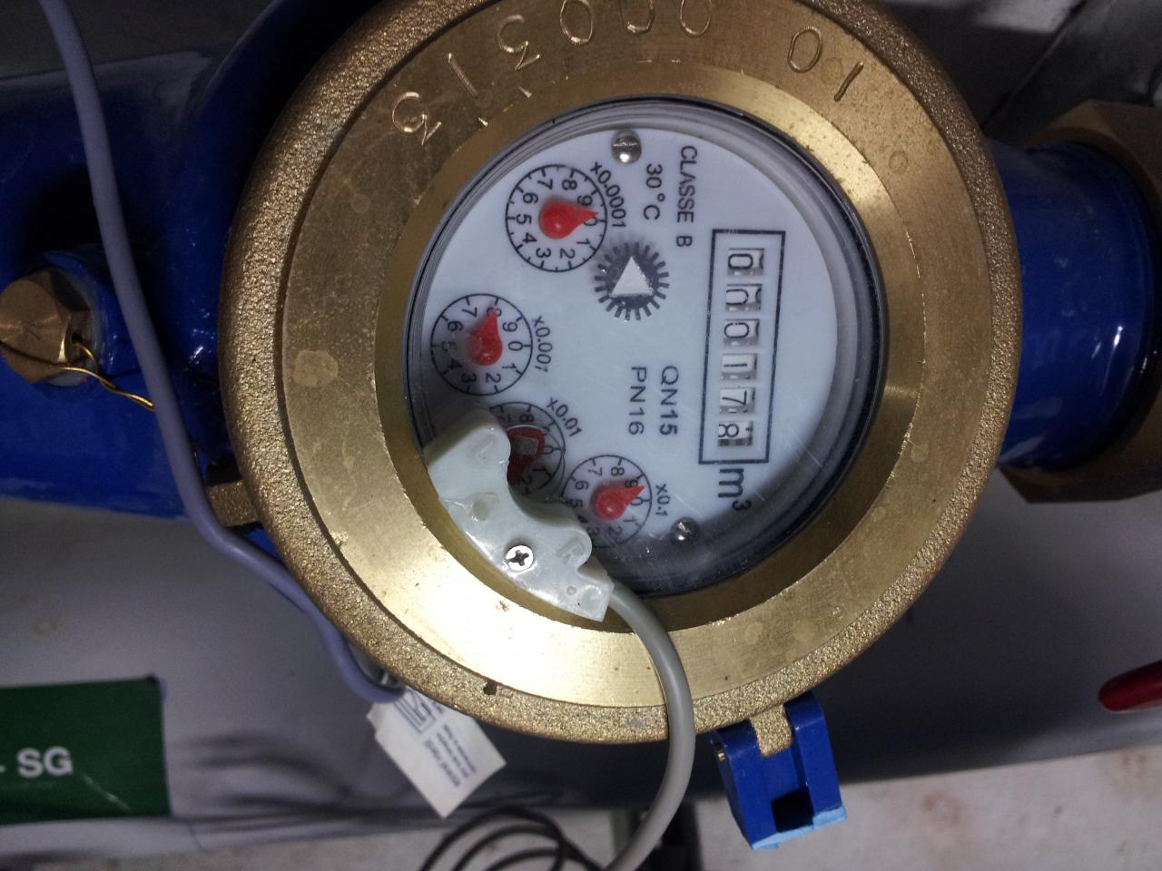 Chaud156-Ce compteur d'eau sur l'ECS qui est monté à l'envers est  mort-retour expérience 