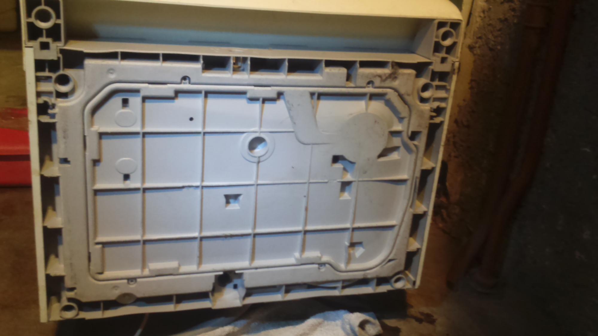 Lave-vaisselle : comment démonter une porte de lave-vaisselle ?