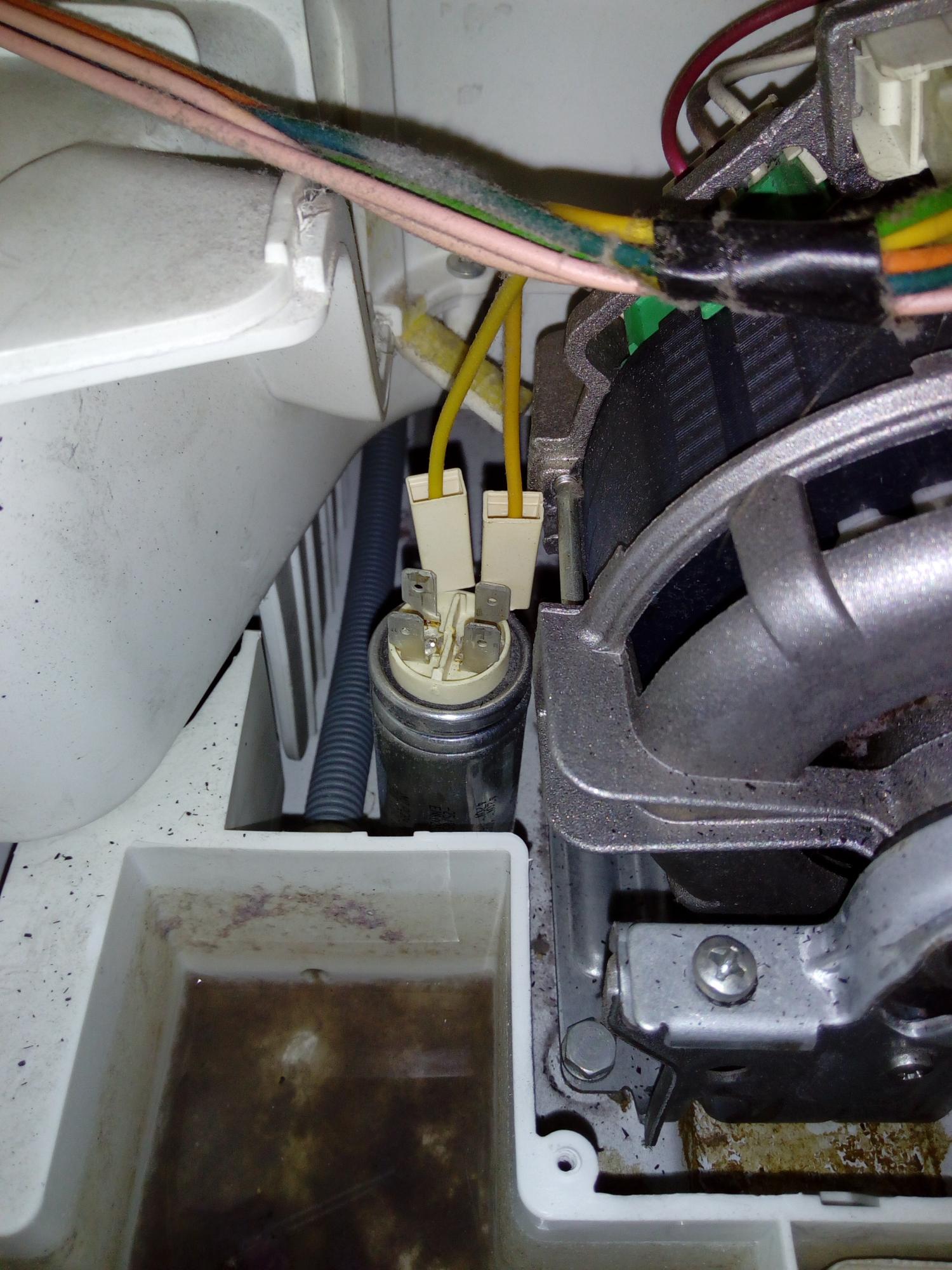 Sèche-linge : comment remplacer le condensateur d'un sèche-linge ?