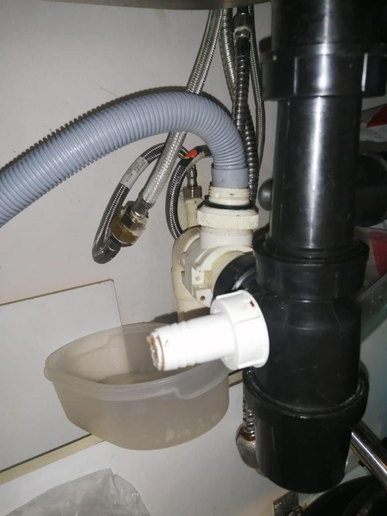 Comment nettoyer un tuyau d'évacuation de lave-linge encrassé ? -  Proxi-Débouchage