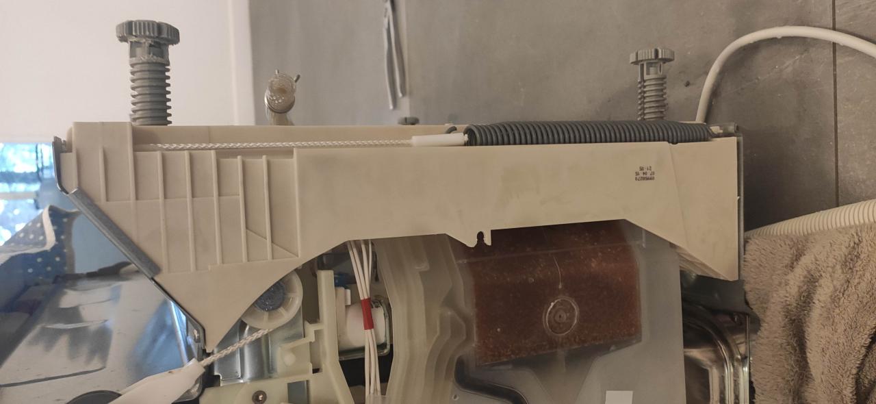 [Blanc] Panne F1213 lave vaisselle Miele G6260