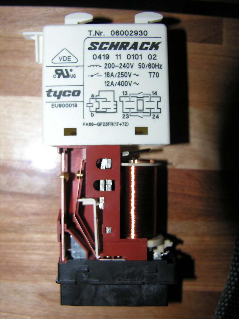 Nom : relais schrack.jpg
Affichages : 93
Taille : 72,3 Ko