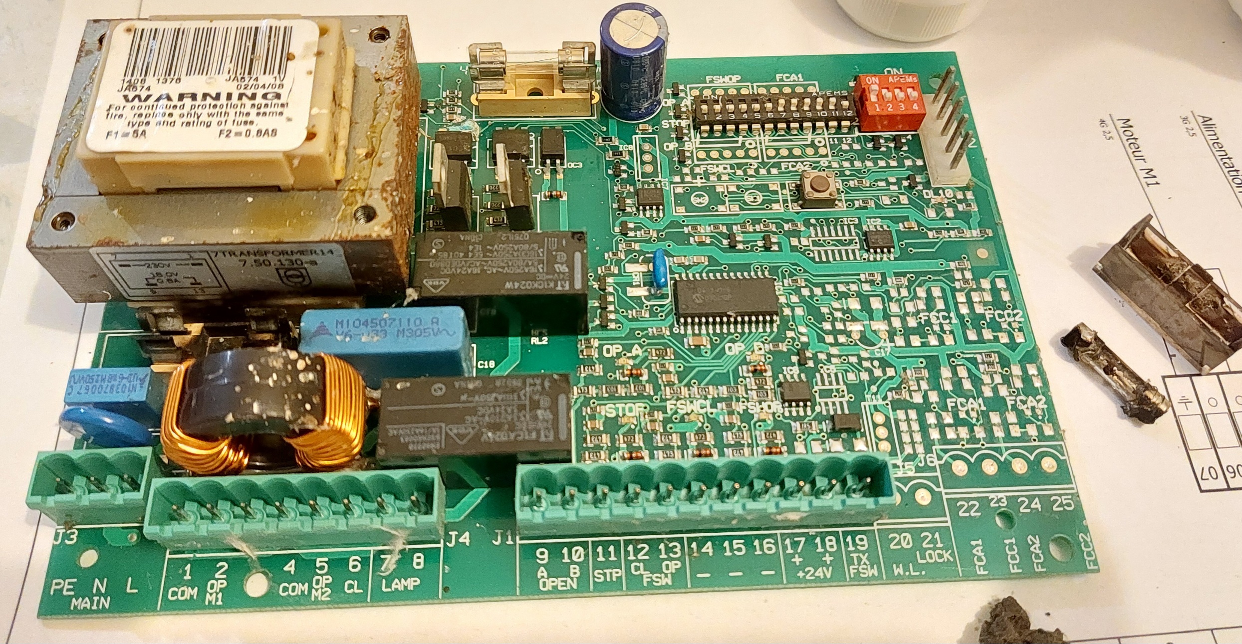 Nom : 20260401_221000.jpg
Affichages : 28
Taille : 1,25 Mo