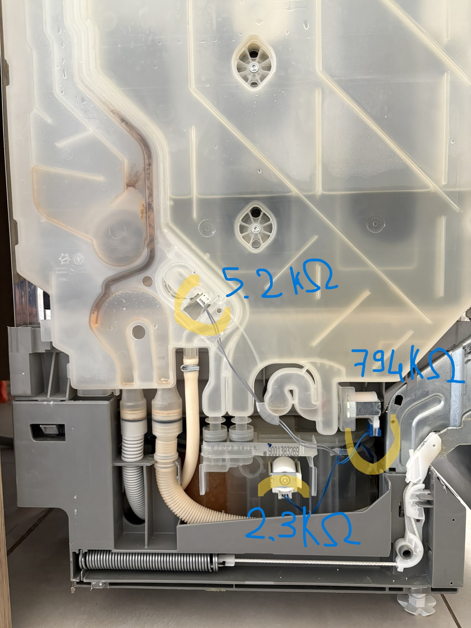 Nom : Cote-gauche-Resistances-LV.JPEG
Affichages : 70
Taille : 465,4 Ko