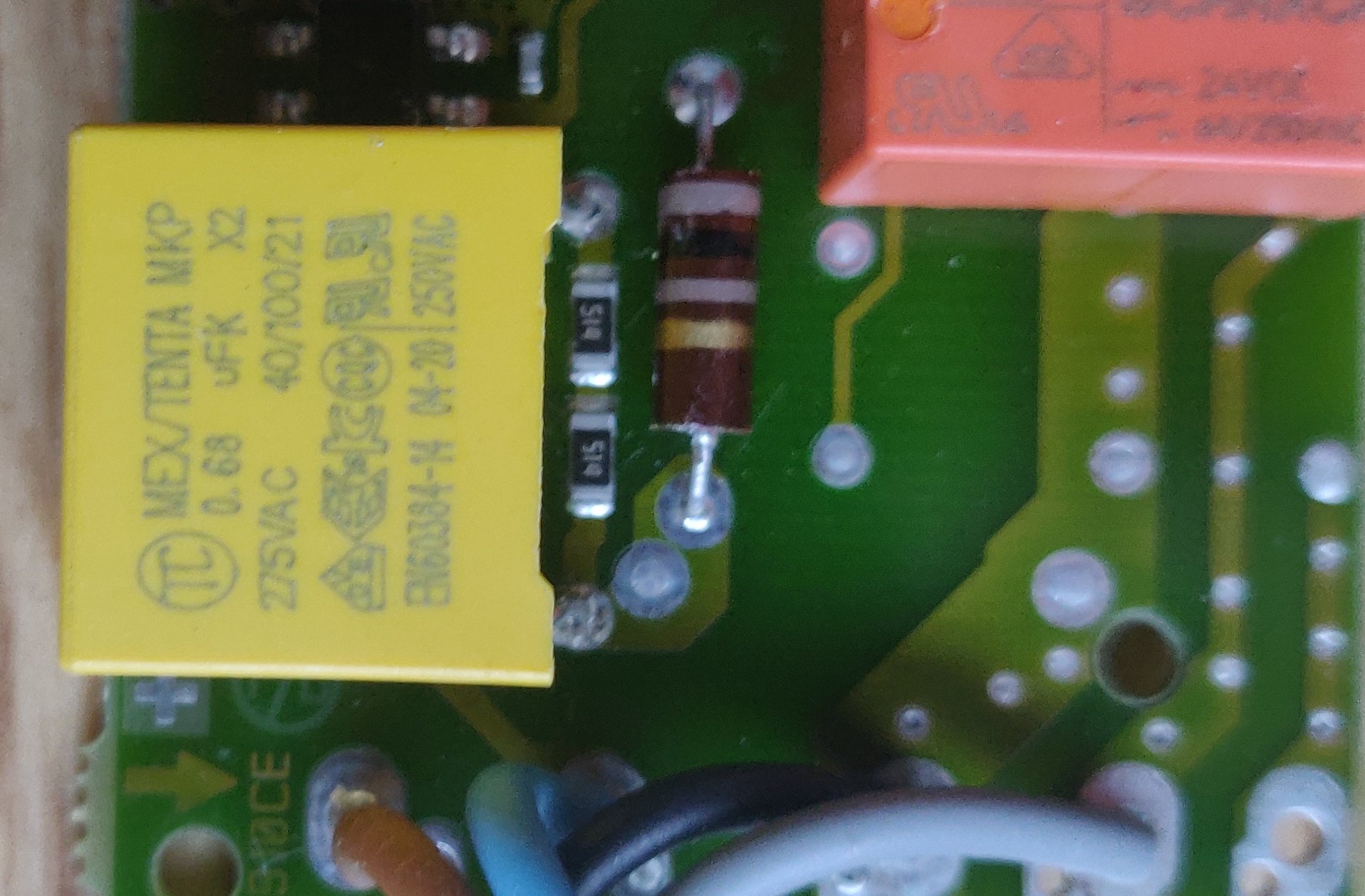 Nom : RF640 - 680nF.jpg
Affichages : 48
Taille : 716,3 Ko