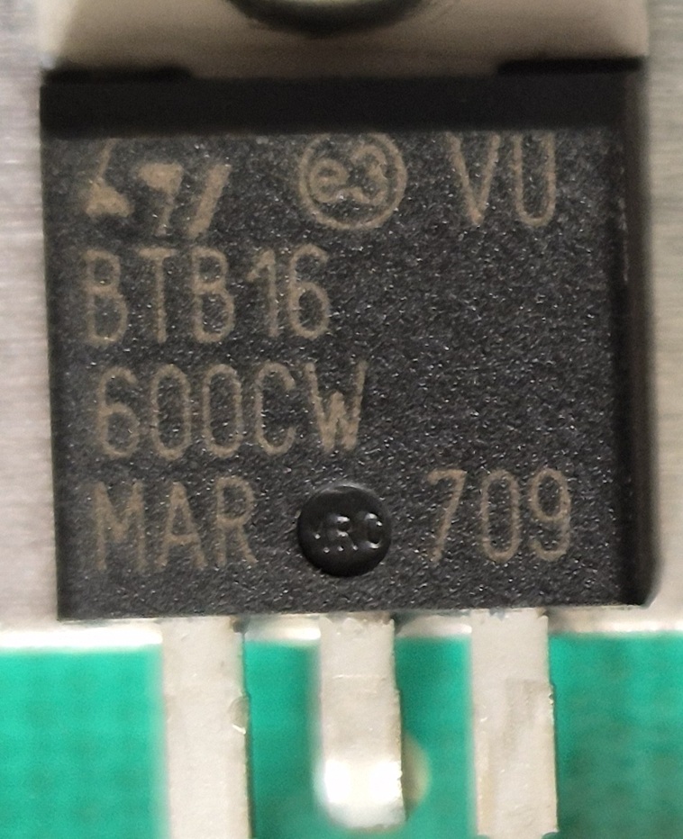 Nom : triac.jpg
Affichages : 47
Taille : 256,1 Ko
