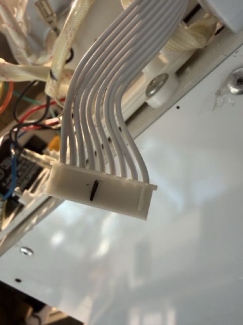Nom : Connecteur du bandeau façade hotte.jpeg
Affichages : 32
Taille : 55,9 Ko