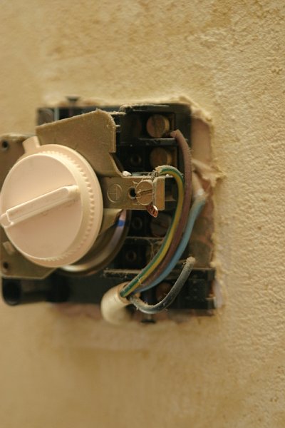Changement thermostat d'ambiance 4 fils par 2 fils
