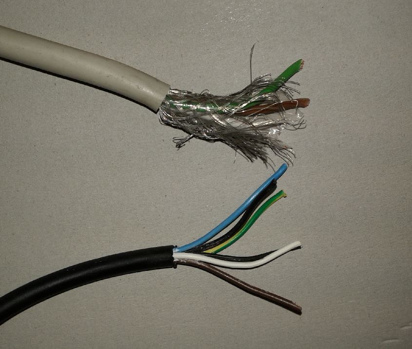 Nom : cables.JPG
Affichages : 122
Taille : 97,9 Ko