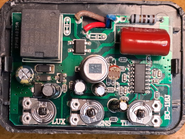 Nom : PCB.jpg
Affichages : 59
Taille : 201,0 Ko
