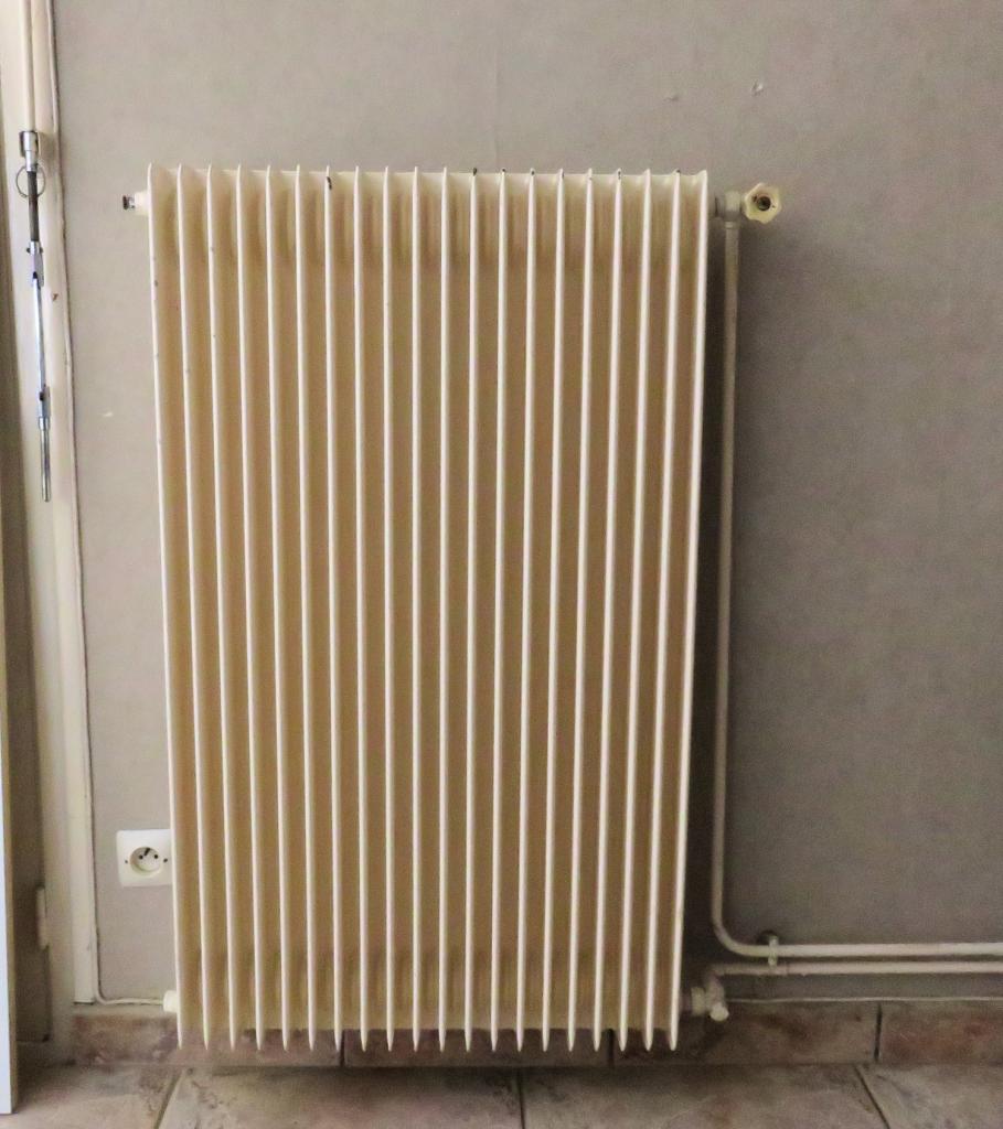 Comment arrêter les bruits d'eau dans les canalisations de mon radiateur ?