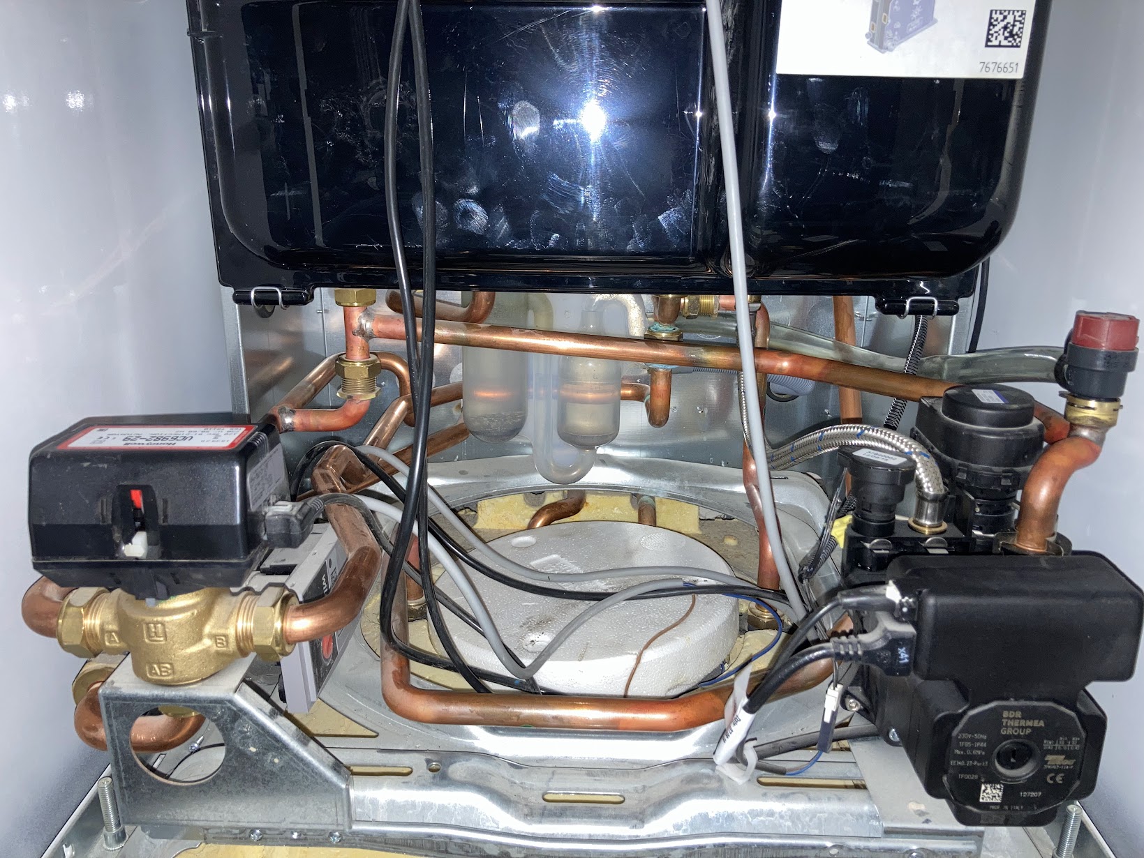 Nom : ChaudiereAGC25.jpg
Affichages : 12
Taille : 450,1 Ko